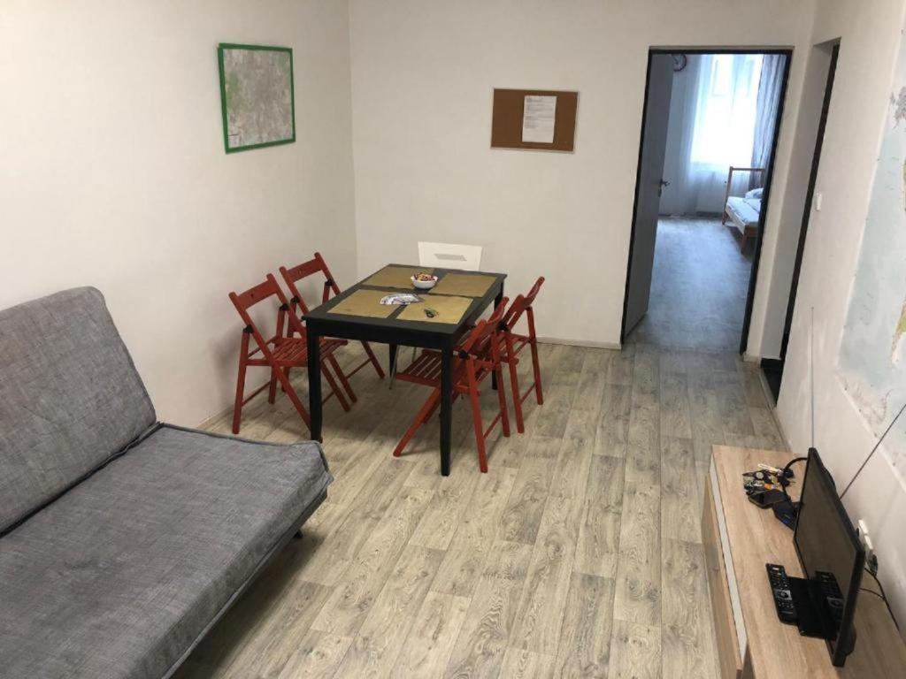 Apartmans With Parking Near Center *
