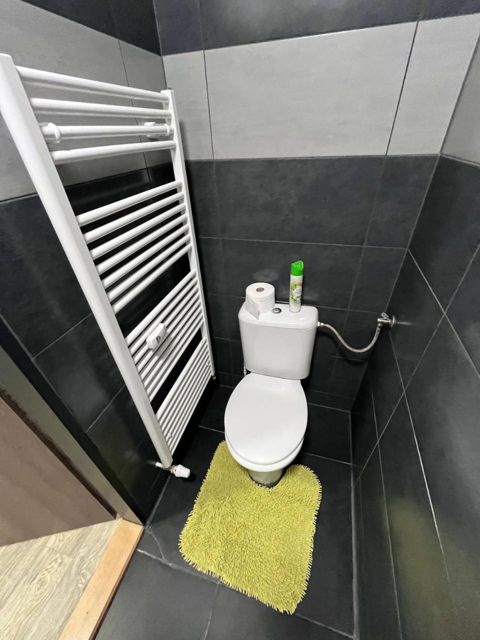 Apartmans With Parking Near Center *