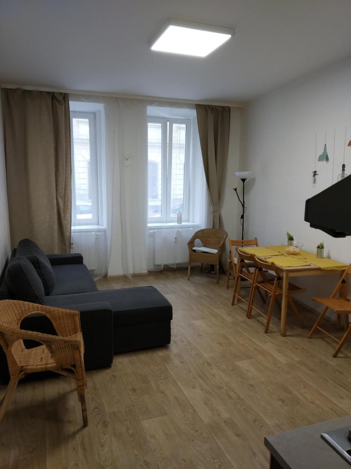 Апартаменты Apartmans With Parking Near Center